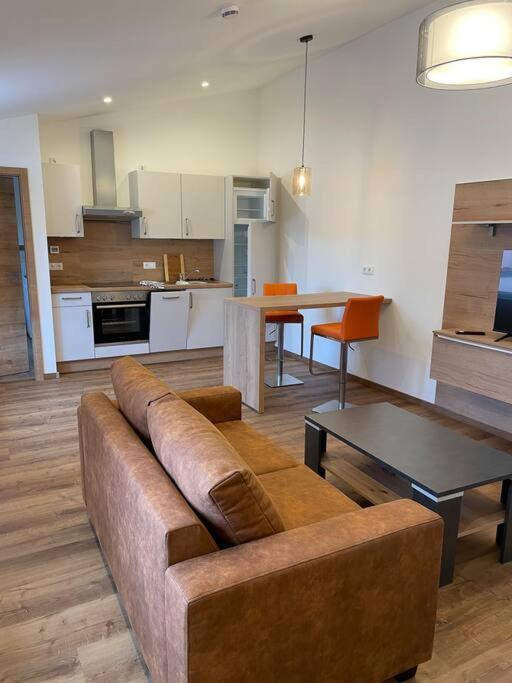 Apartment In Zentraler Lage Mit Privatparkplatz 格拉芬韦赫尔 外观 照片